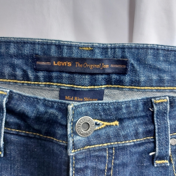 Levi's Mid Rise Skinny - Picture 3 of 5